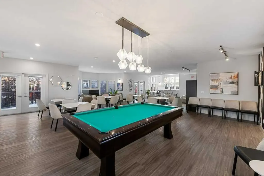 60 Royal Oak Plaza NW Calgary AB T3G 0A7