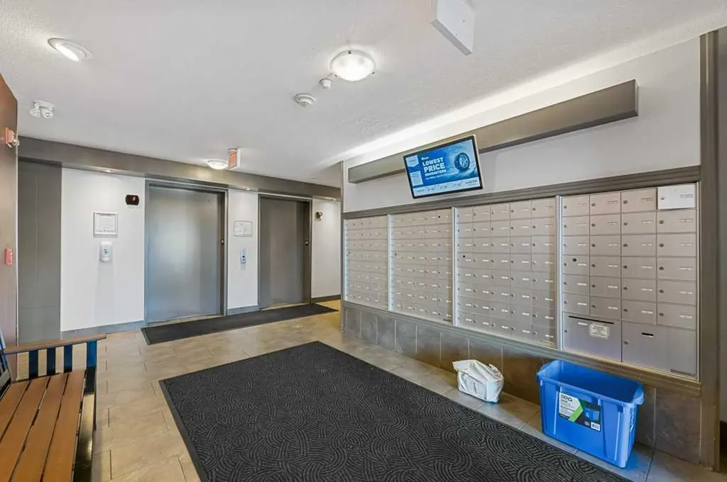 60 Royal Oak Plaza NW Calgary AB T3G 0A7