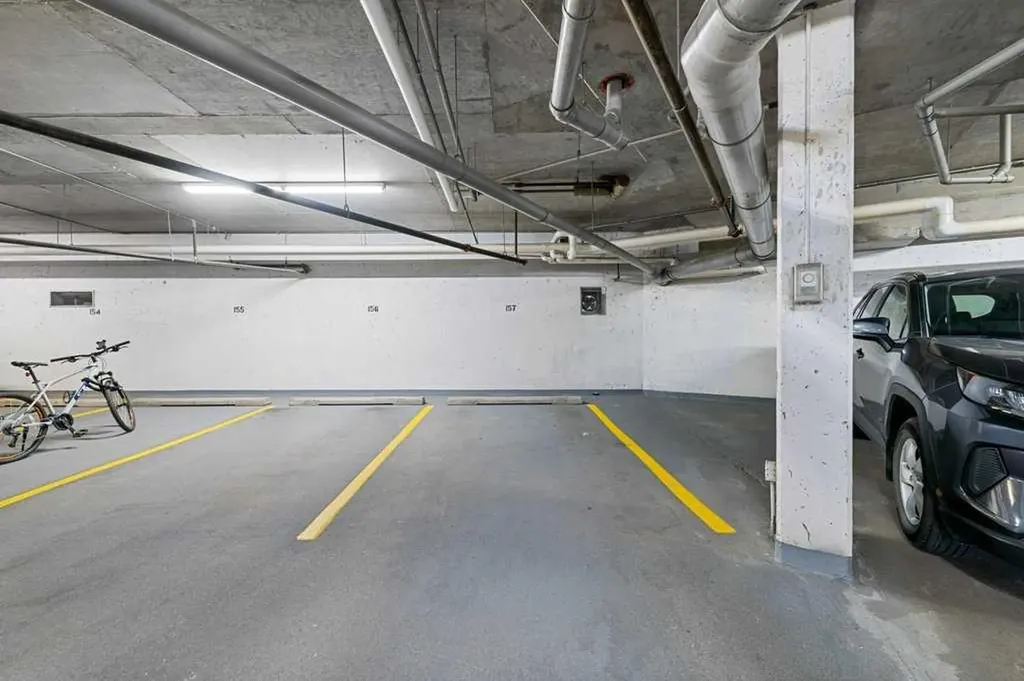 60 Royal Oak Plaza NW Calgary AB T3G 0A7