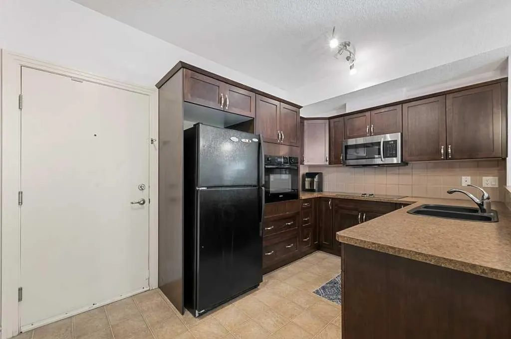 60 Royal Oak Plaza NW Calgary AB T3G 0A7