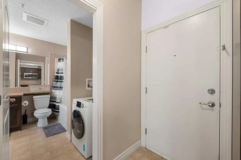 60 Royal Oak Plaza NW Calgary AB T3G 0A7
