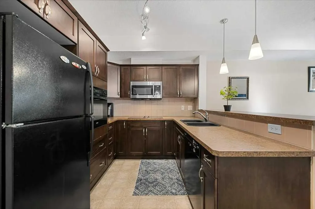 60 Royal Oak Plaza NW Calgary AB T3G 0A7