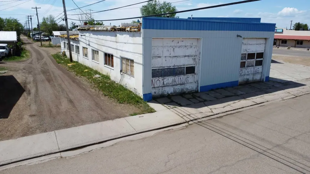 301 2 Avenue W Hanna AB T0J1P0