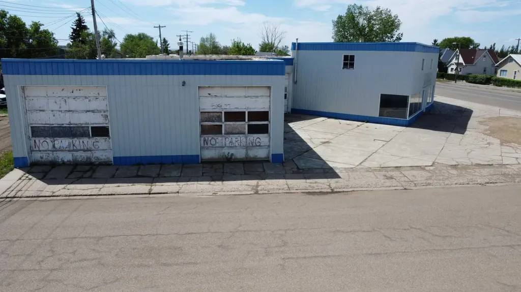 301 2 Avenue W Hanna AB T0J1P0