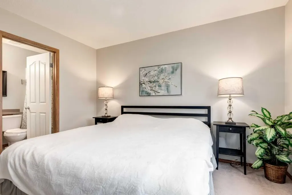 427 Tuscany Ridge Heights NW Calgary AB T3L 3B6