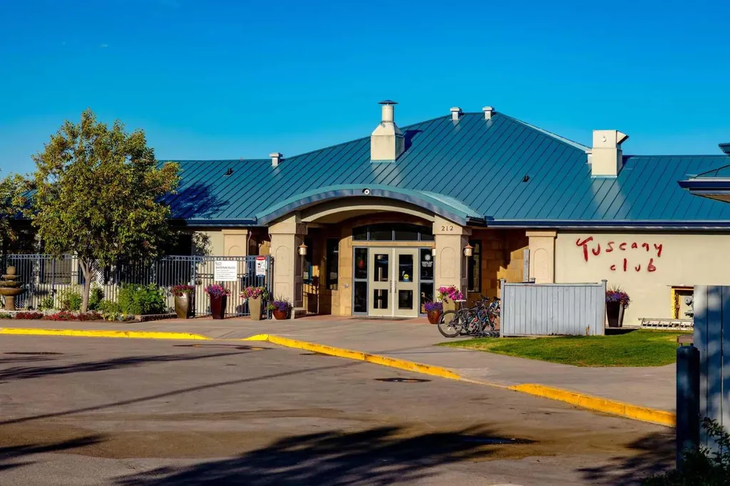 427 Tuscany Ridge Heights NW Calgary AB T3L 3B6