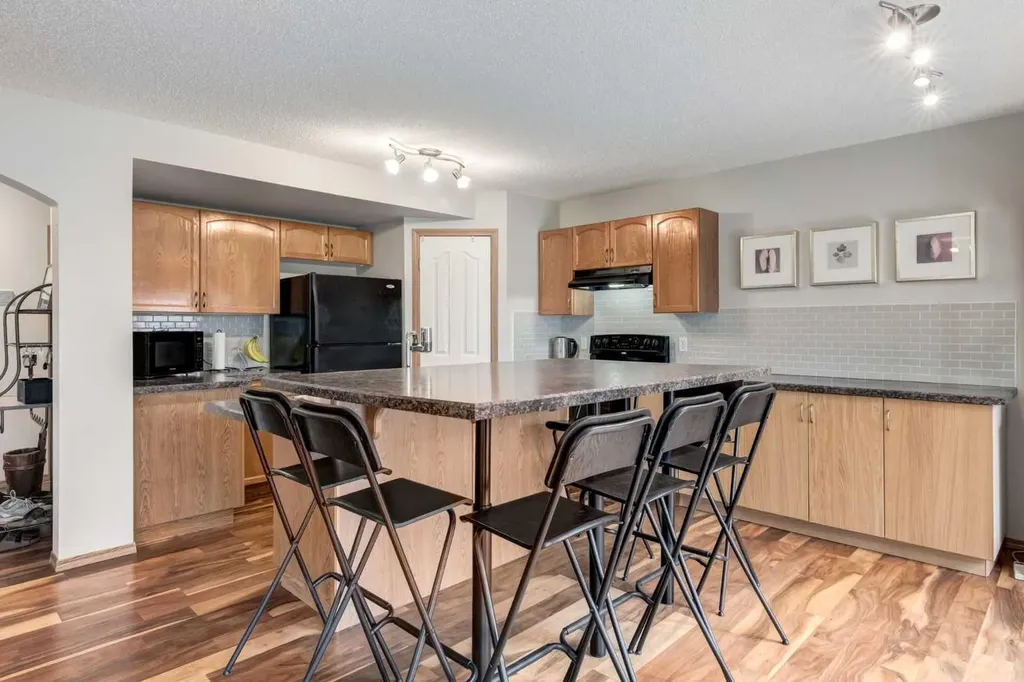 427 Tuscany Ridge Heights NW Calgary AB T3L 3B6