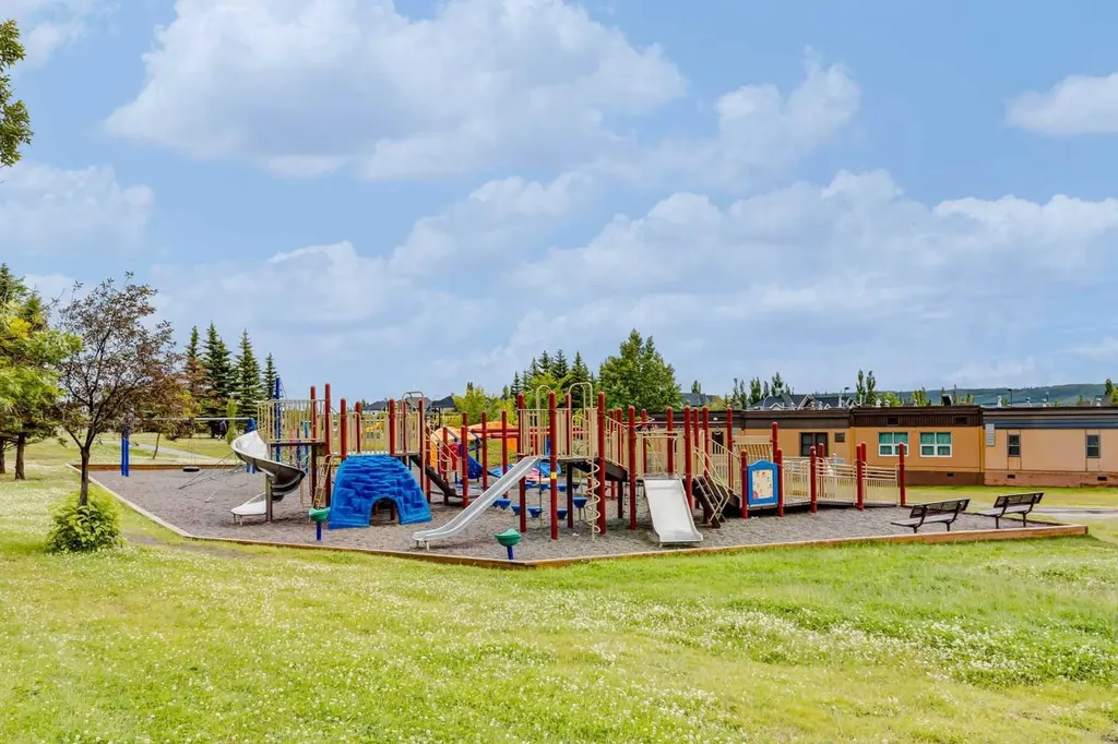 427 Tuscany Ridge Heights NW Calgary AB T3L 3B6