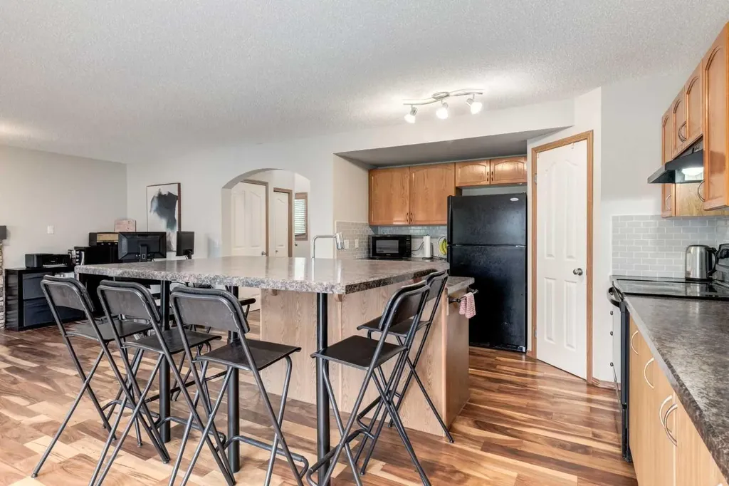 427 Tuscany Ridge Heights NW Calgary AB T3L 3B6
