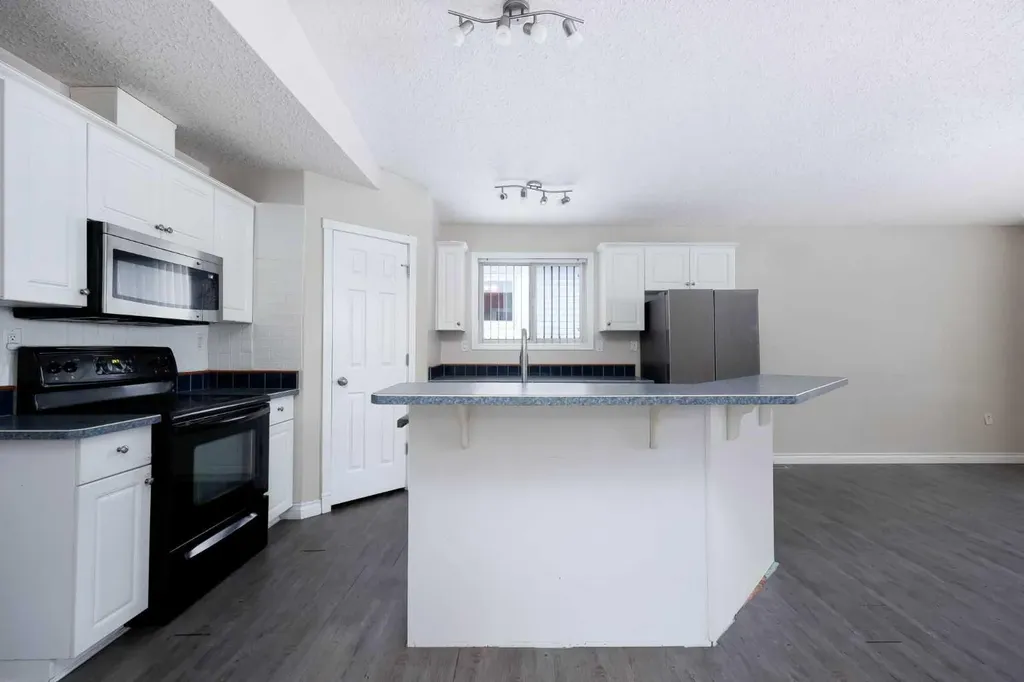 153 Leitner Gate Fort Mcmurray AB T9K 2M4
