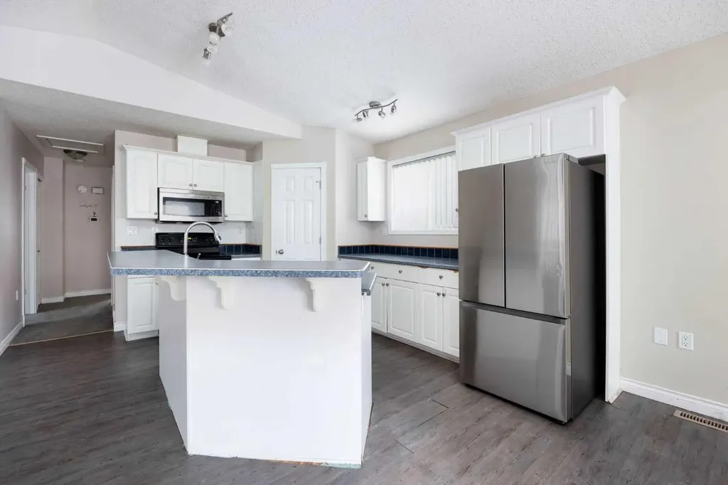 153 Leitner Gate Fort Mcmurray AB T9K 2M4