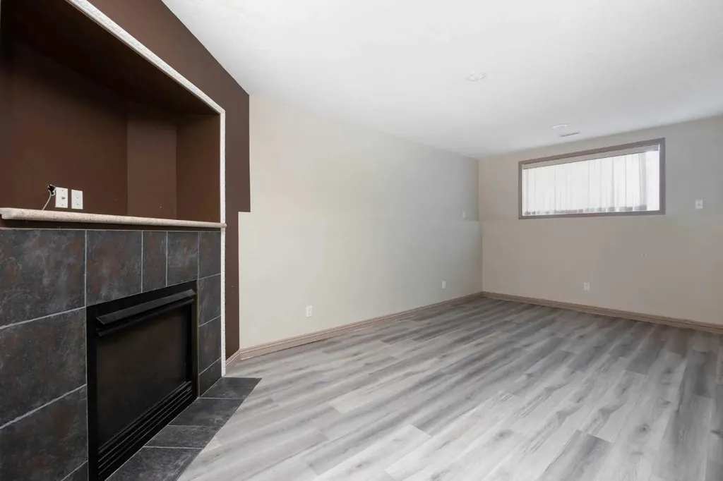 153 Leitner Gate Fort Mcmurray AB T9K 2M4