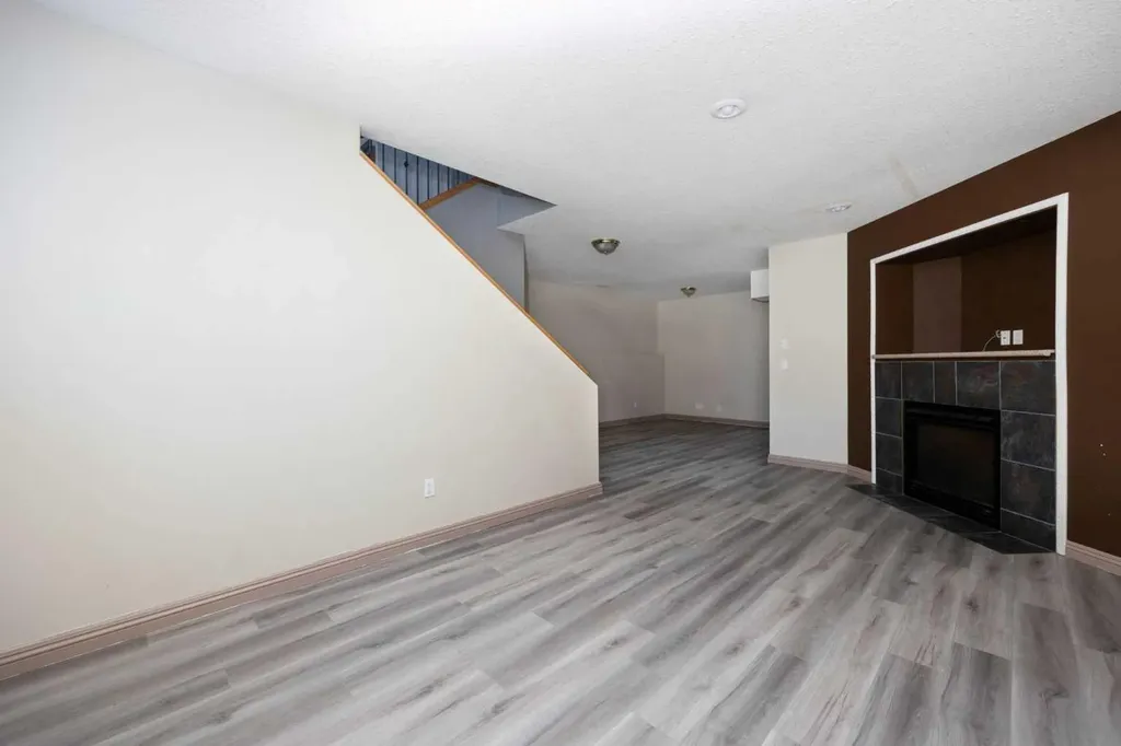 153 Leitner Gate Fort Mcmurray AB T9K 2M4