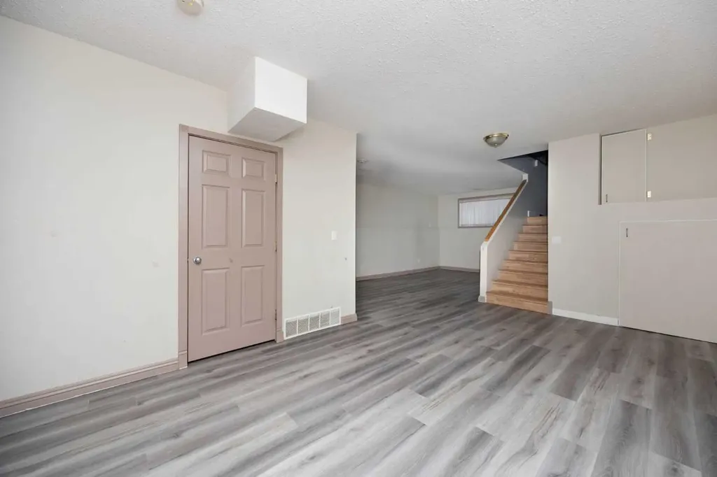 153 Leitner Gate Fort Mcmurray AB T9K 2M4