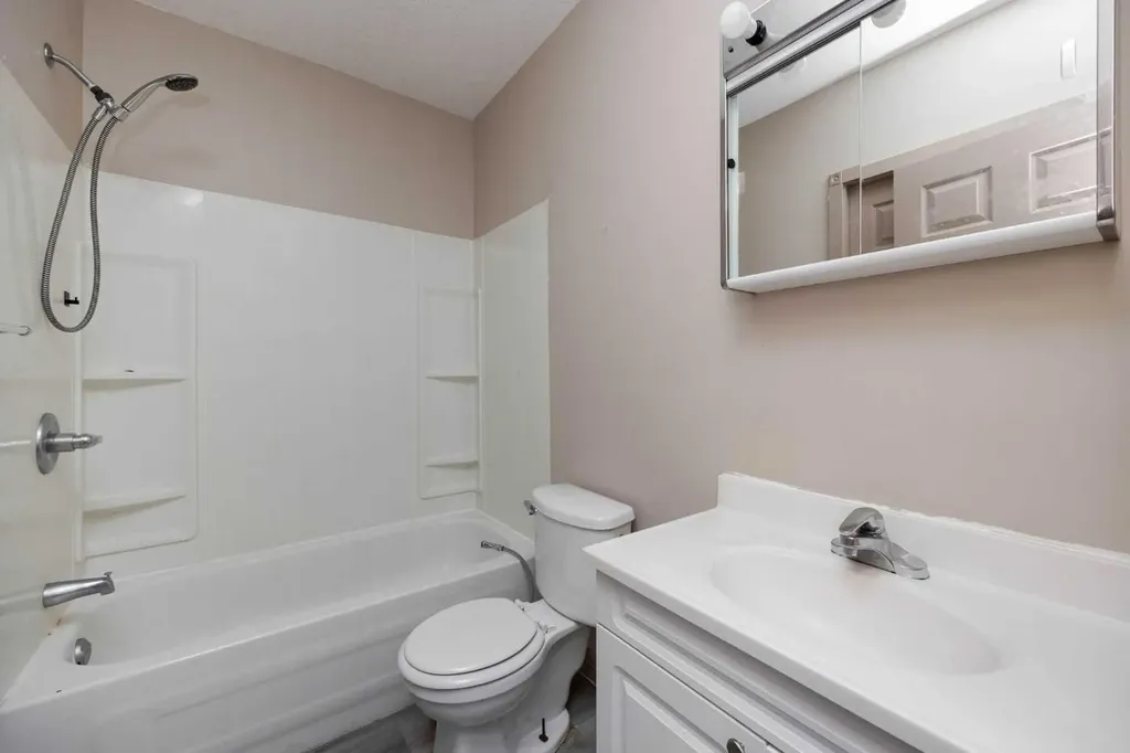 153 Leitner Gate Fort Mcmurray AB T9K 2M4
