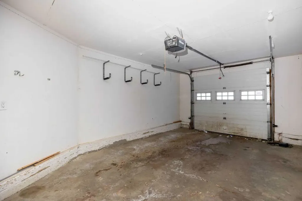 153 Leitner Gate Fort Mcmurray AB T9K 2M4