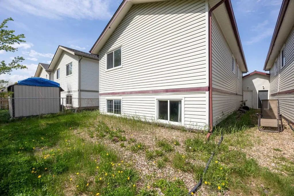 153 Leitner Gate Fort Mcmurray AB T9K 2M4