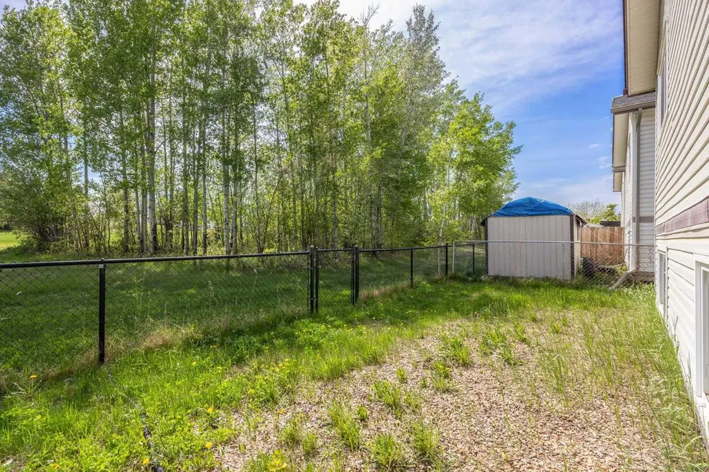 153 Leitner Gate Fort Mcmurray AB T9K 2M4