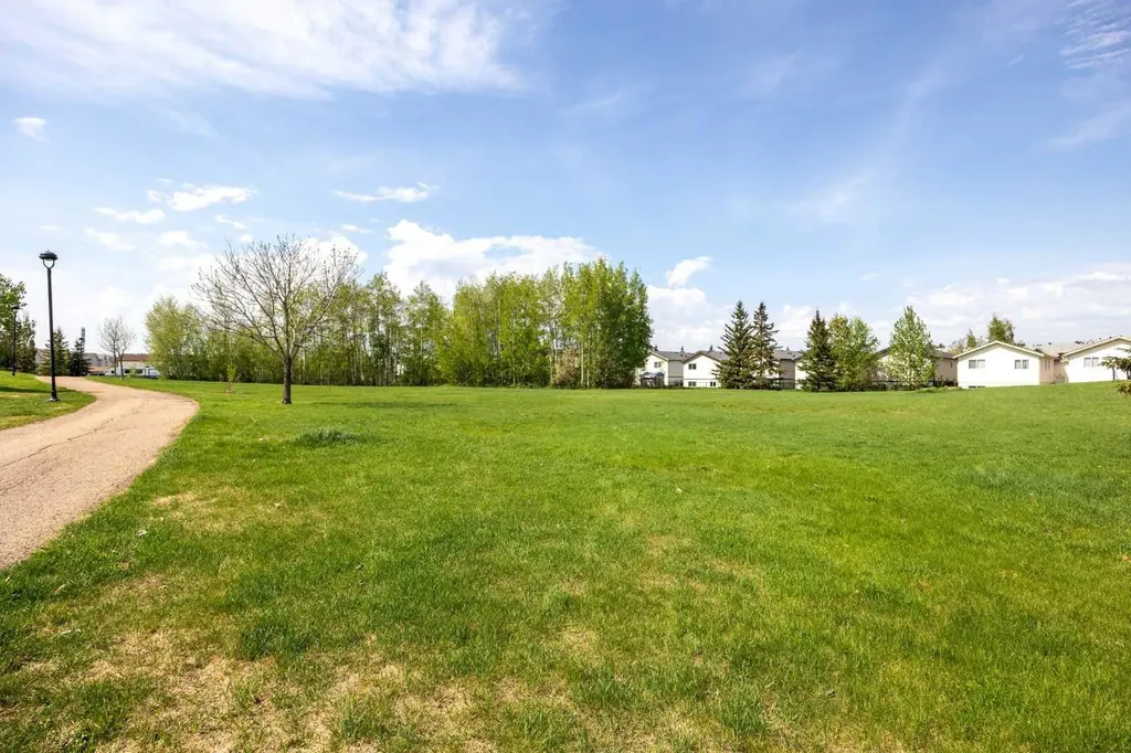 153 Leitner Gate Fort Mcmurray AB T9K 2M4