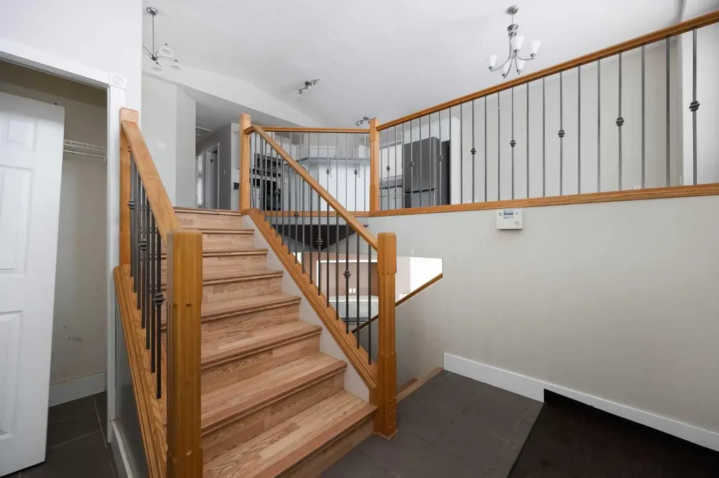 153 Leitner Gate Fort Mcmurray AB T9K 2M4