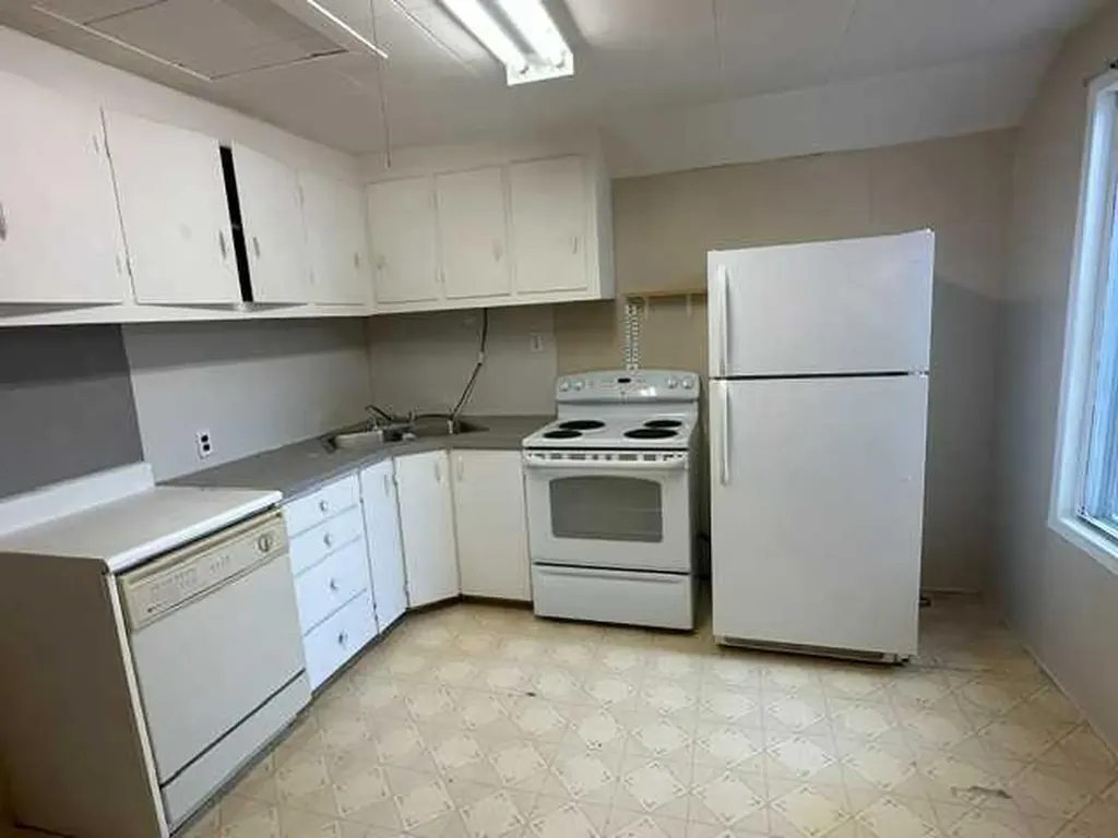 305 2 Avenue E Hanna AB T0J1P0