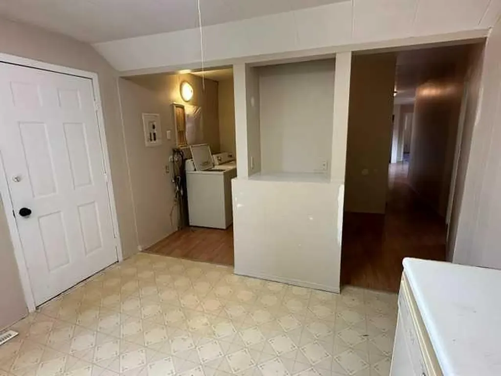 305 2 Avenue E Hanna AB T0J1P0