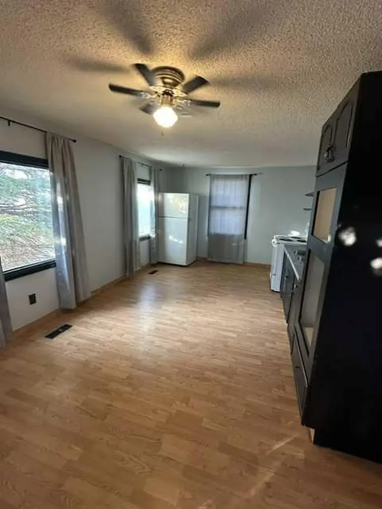 305 2 Avenue E Hanna AB T0J1P0