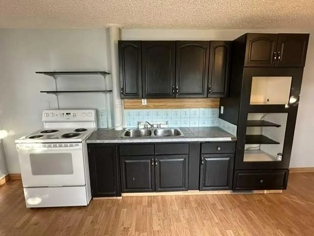 305 2 Avenue E Hanna AB T0J1P0