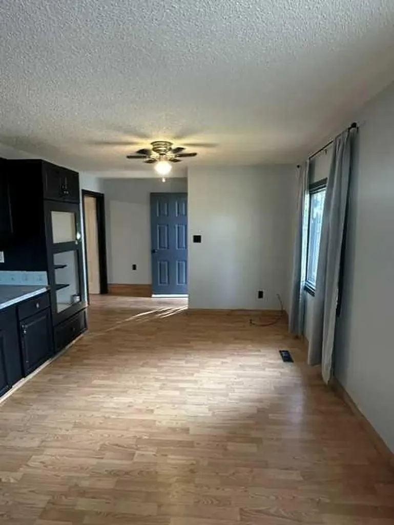 305 2 Avenue E Hanna AB T0J1P0