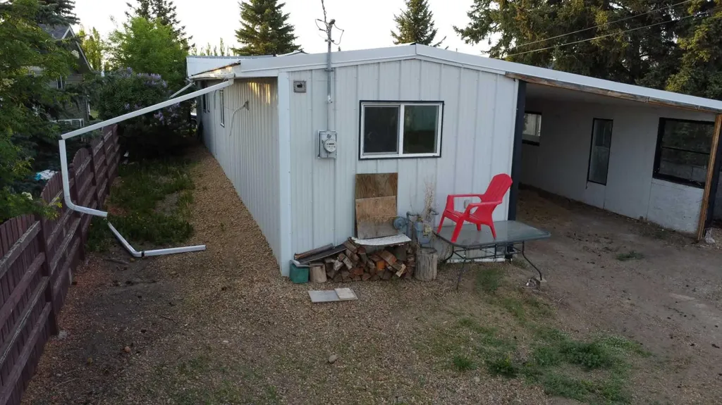 305 2 Avenue E Hanna AB T0J1P0