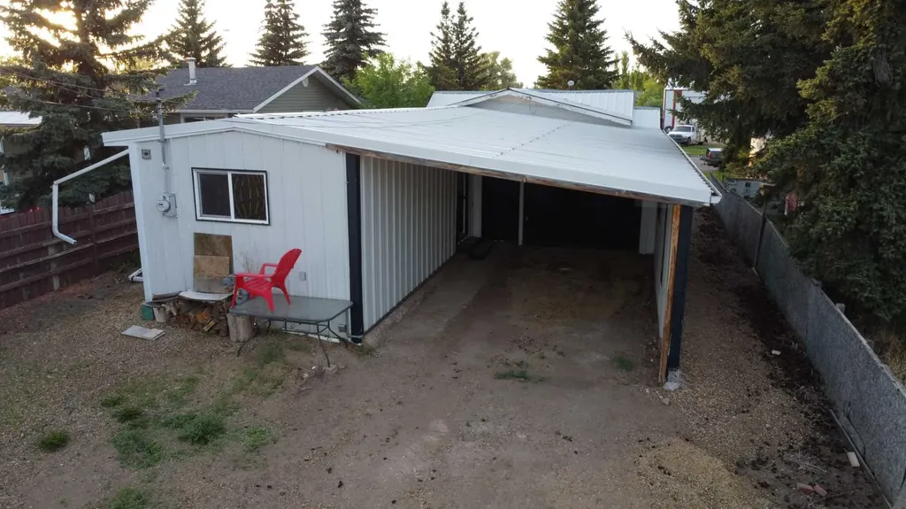 305 2 Avenue E Hanna AB T0J1P0