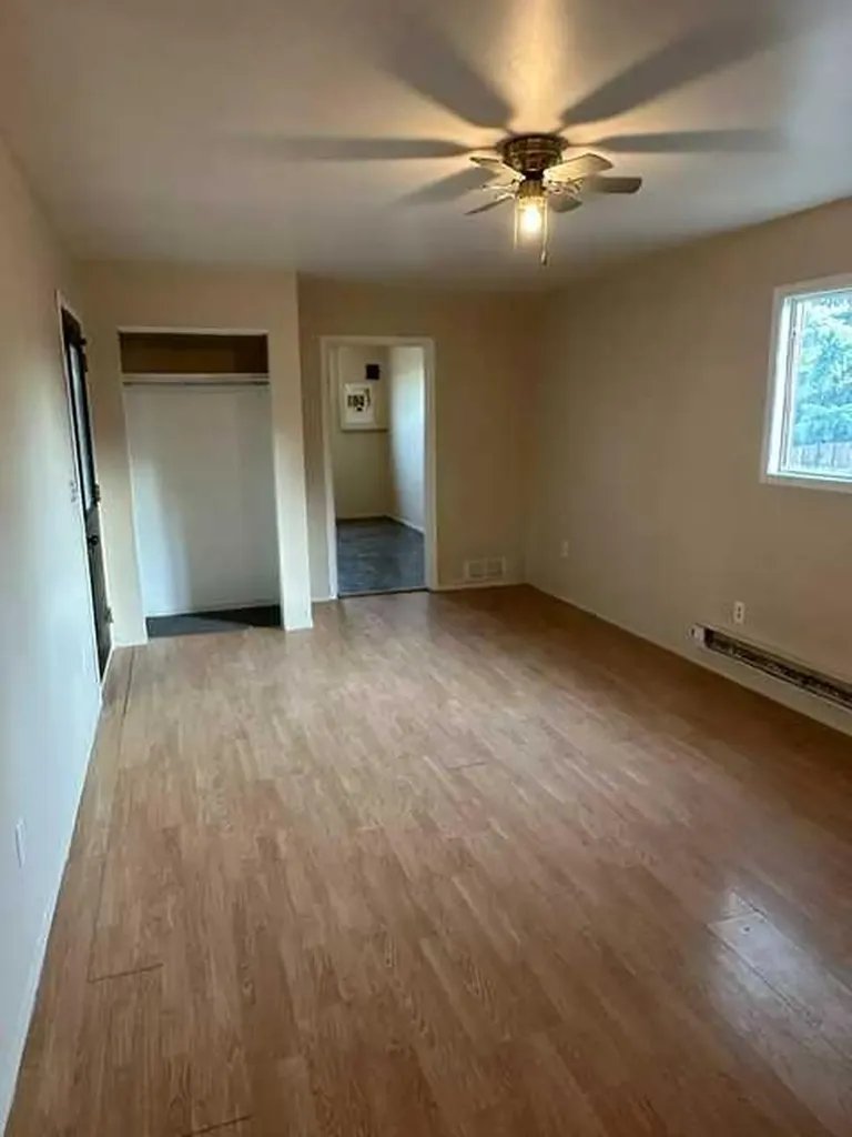 305 2 Avenue E Hanna AB T0J1P0