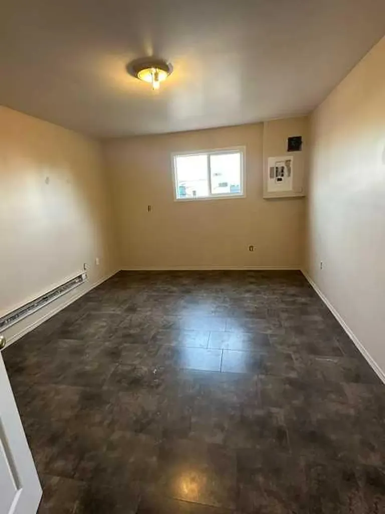 305 2 Avenue E Hanna AB T0J1P0