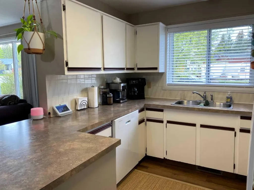 5709 53 Street Close Rocky Mountain House AB T4T1M6