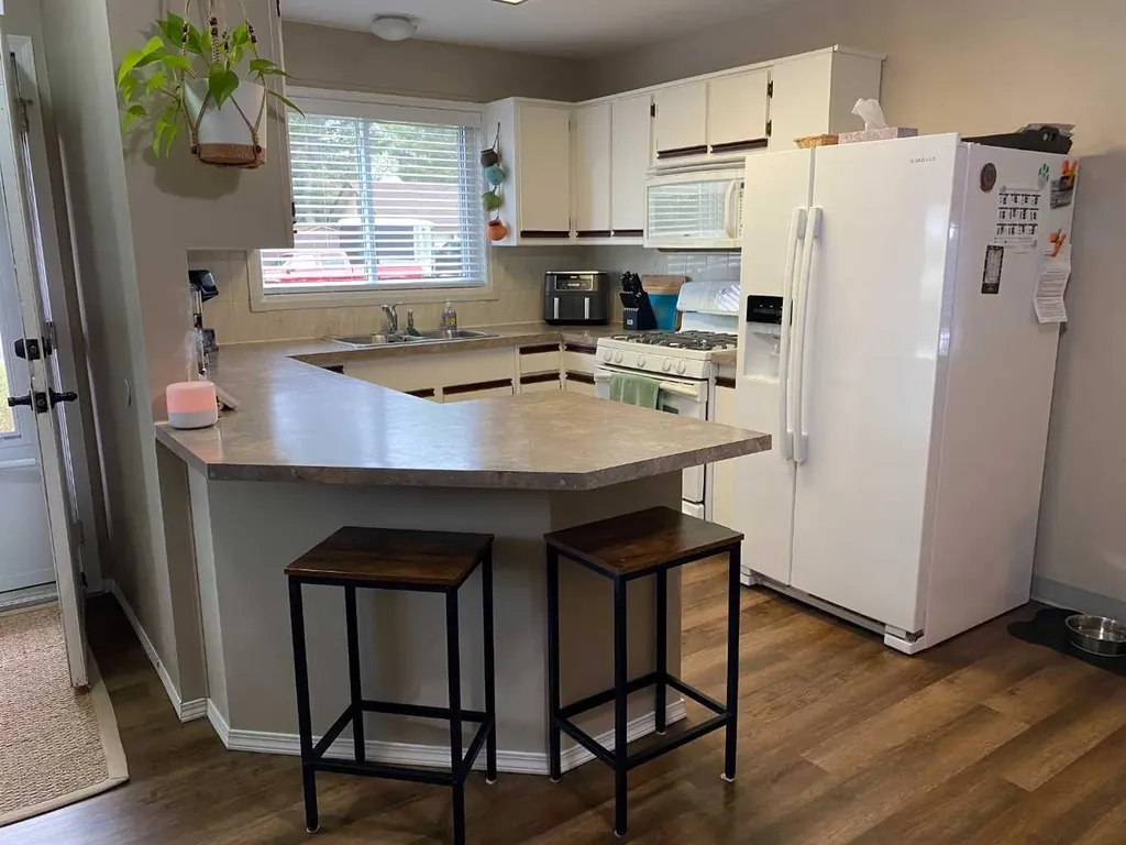 5709 53 Street Close Rocky Mountain House AB T4T1M6