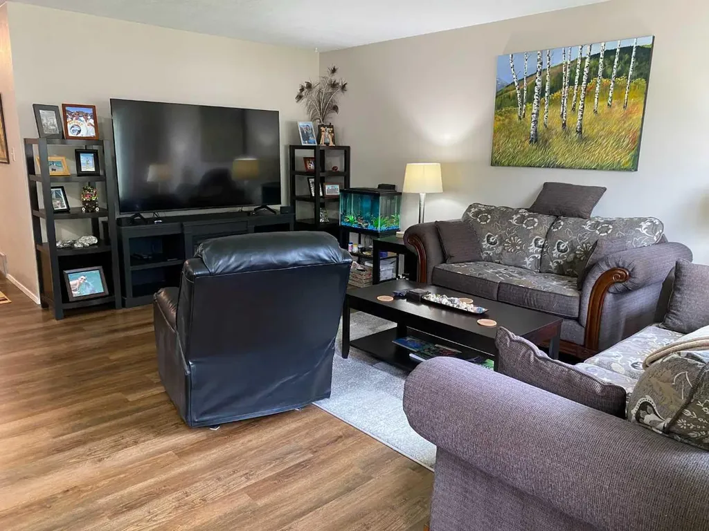 5709 53 Street Close Rocky Mountain House AB T4T1M6