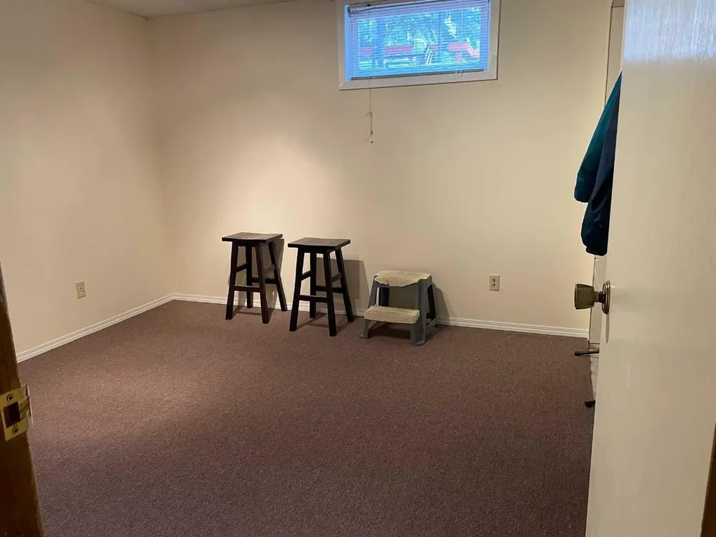 5709 53 Street Close Rocky Mountain House AB T4T1M6