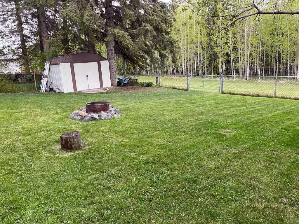 5709 53 Street Close Rocky Mountain House AB T4T1M6