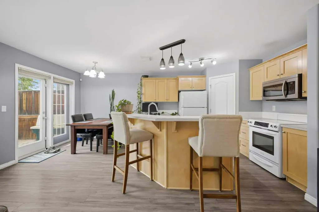 44 Arthur Close Red Deer AB T4R 3M5