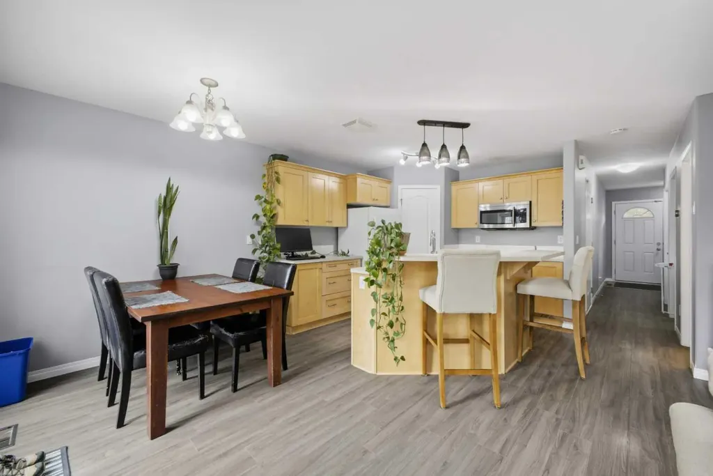 44 Arthur Close Red Deer AB T4R 3M5