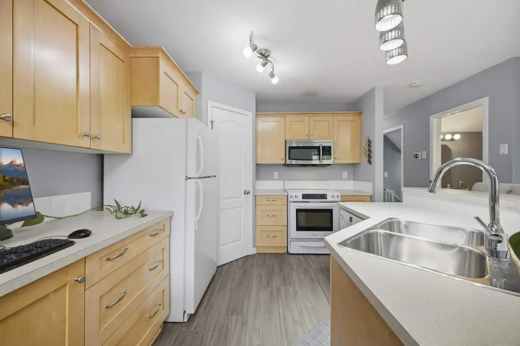 44 Arthur Close Red Deer AB T4R 3M5