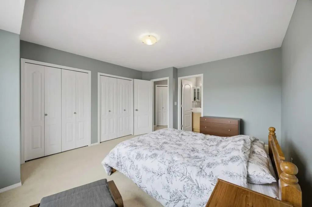 44 Arthur Close Red Deer AB T4R 3M5