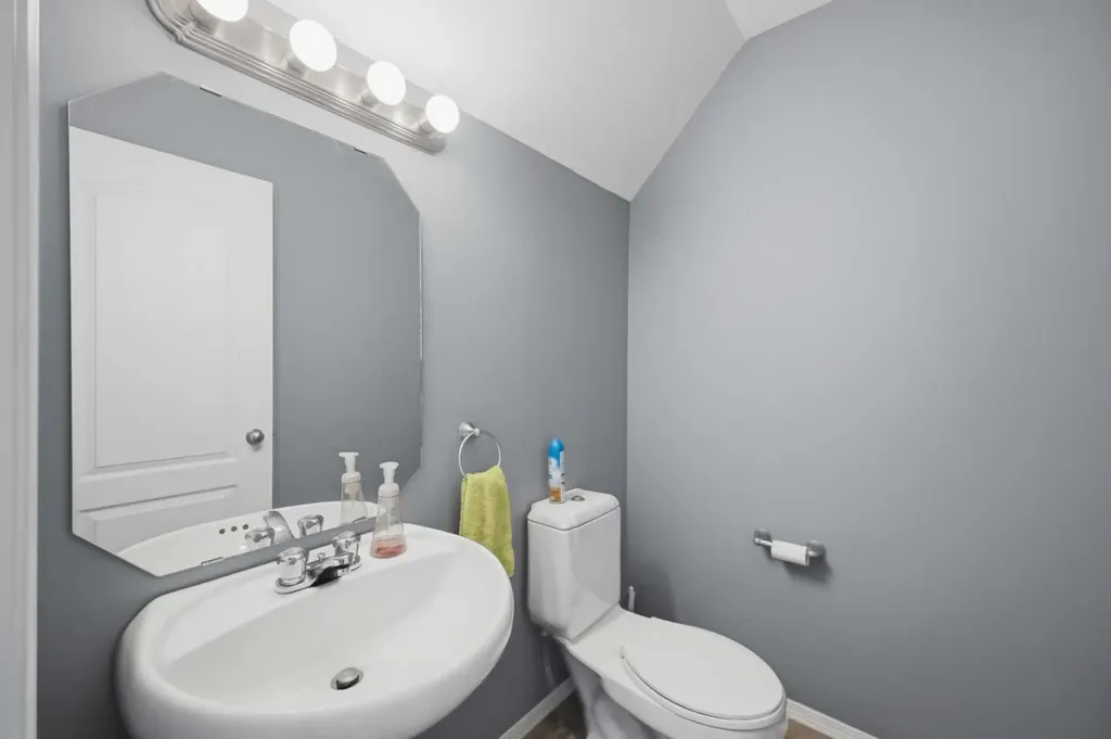 44 Arthur Close Red Deer AB T4R 3M5