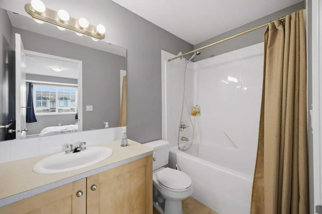 44 Arthur Close Red Deer AB T4R 3M5