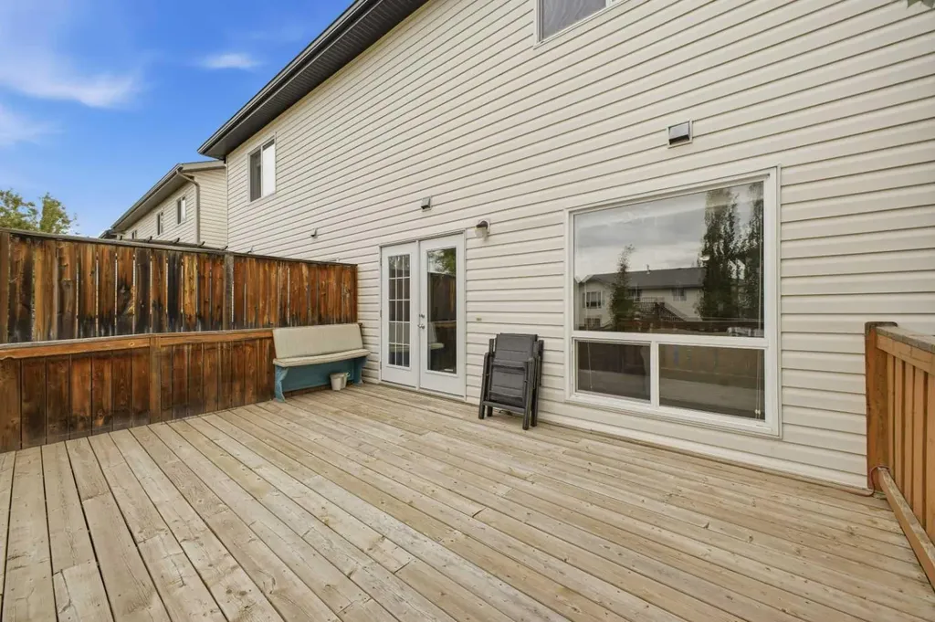 44 Arthur Close Red Deer AB T4R 3M5