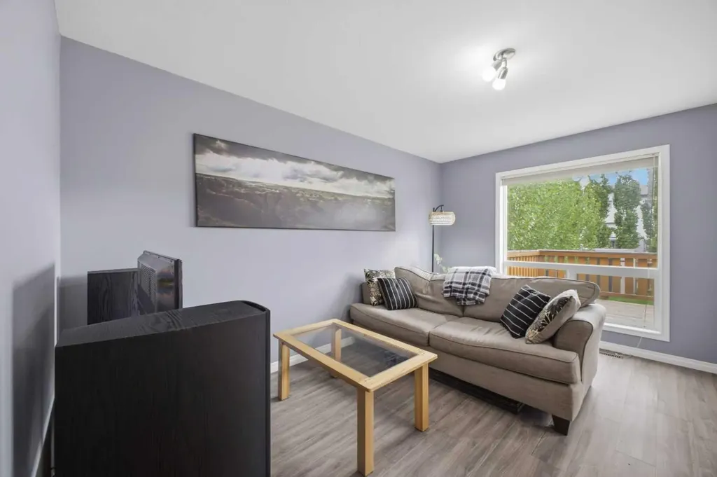 44 Arthur Close Red Deer AB T4R 3M5