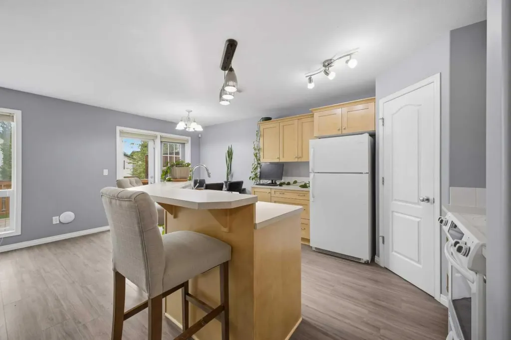 44 Arthur Close Red Deer AB T4R 3M5