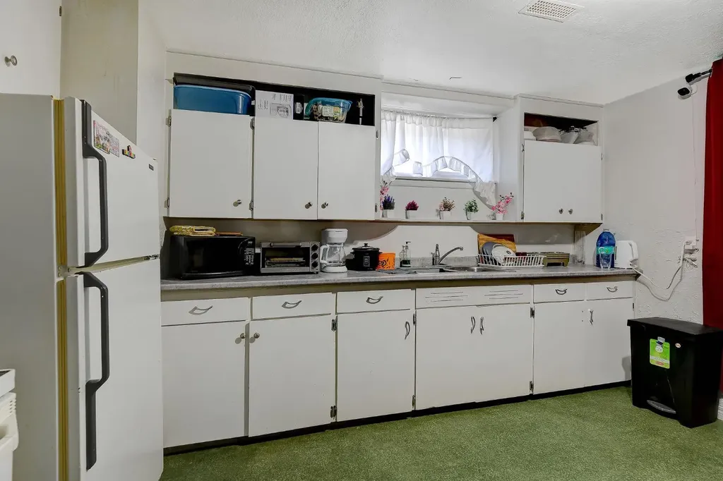 9850 104 Avenue Grande Prairie AB T8V1E4