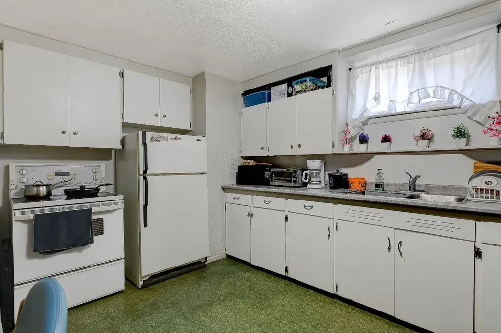 9850 104 Avenue Grande Prairie AB T8V1E4