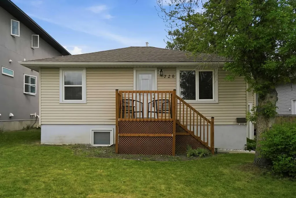 720 69 Avenue SW Calgary AB T2V 0P2